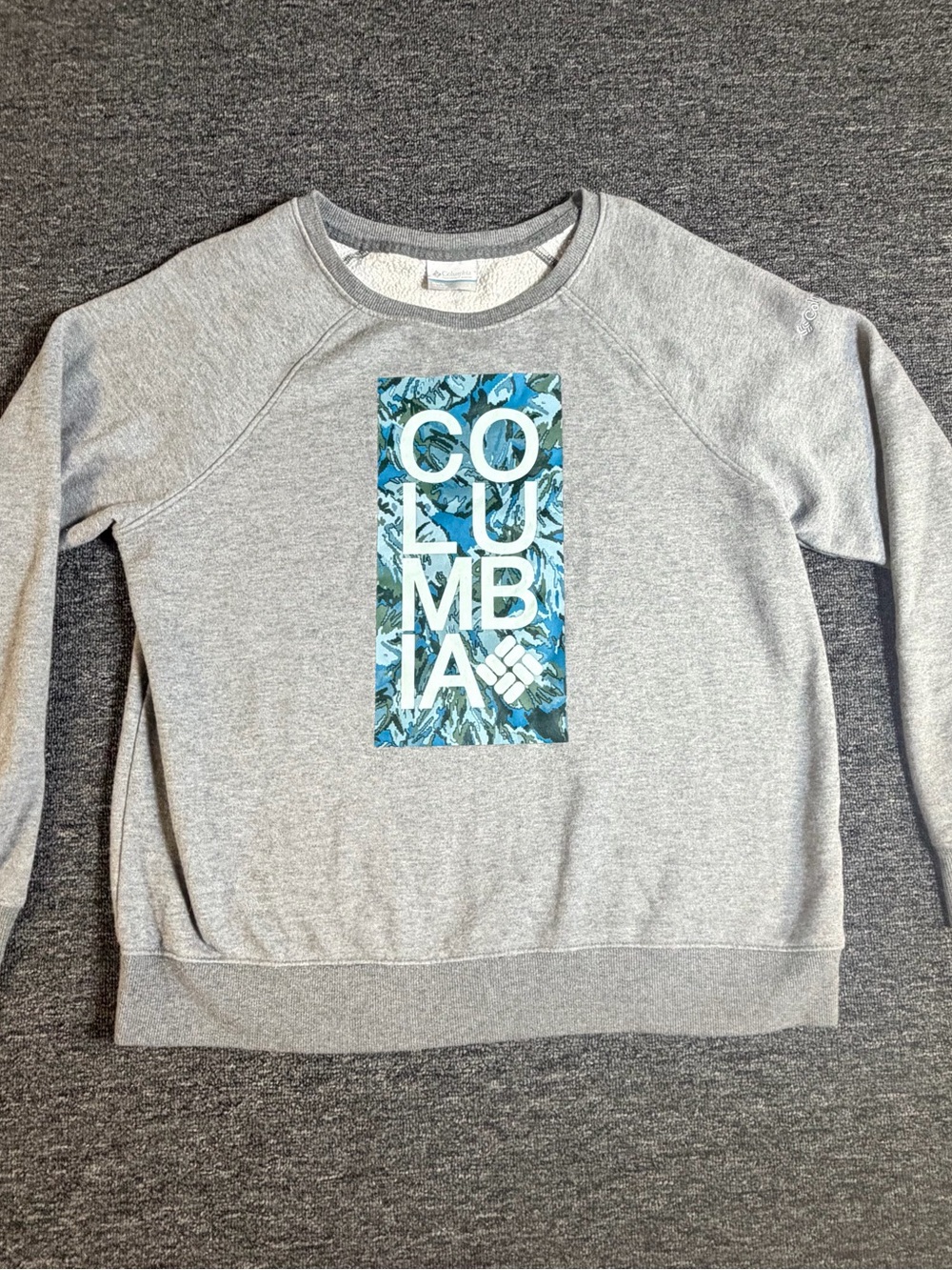 Columbia Woman’s L Gray Fleece Crewneck Pullover Sweatshirt Logo Graphic Print